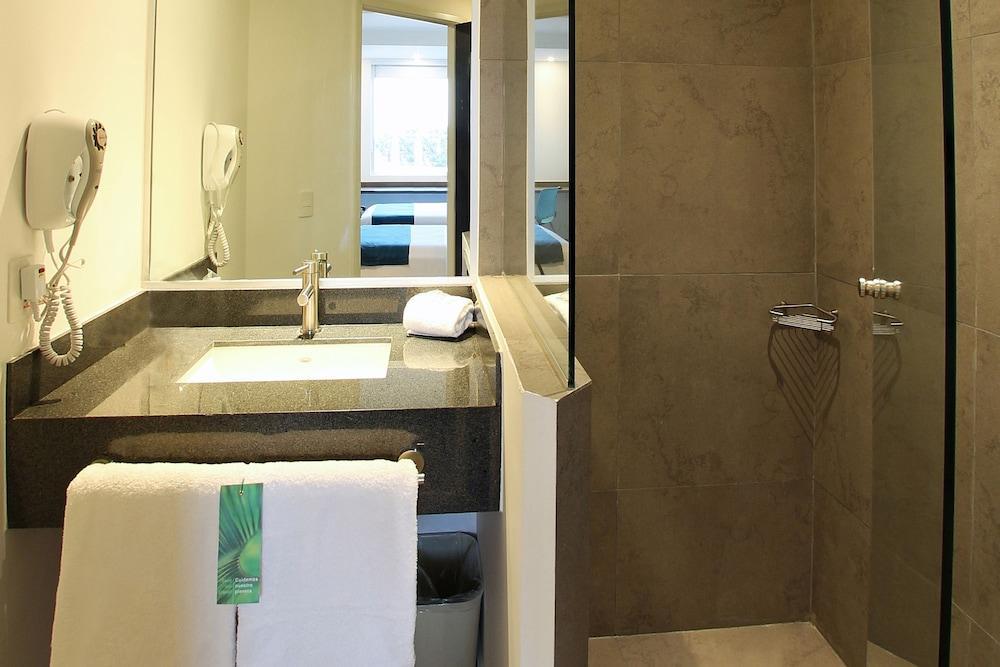 Hotel One Fashion Mall 3*